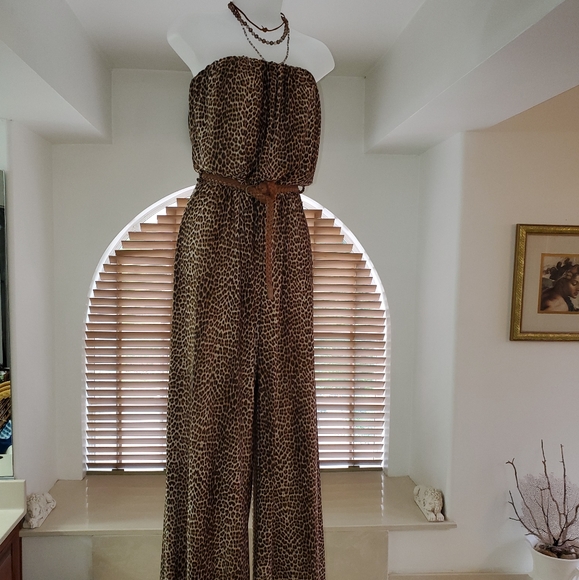 Jumpsuit - Picture 7 of 8